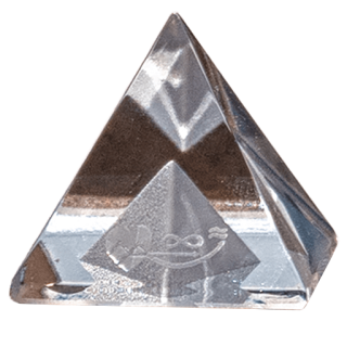 Piramide pequeña transparente 30 años / 30 %